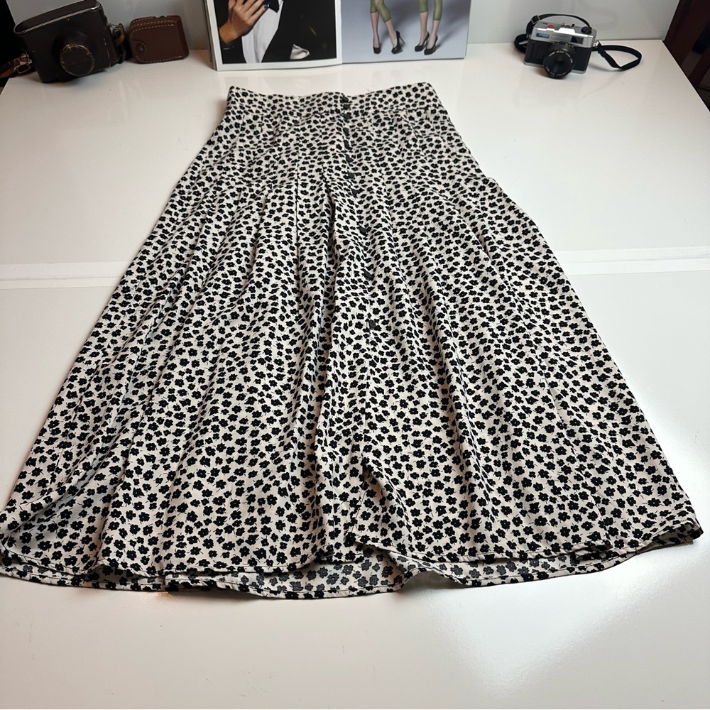 H&M Floral Dot Midi Skirt | Parisian A-Line · Cottagecore
